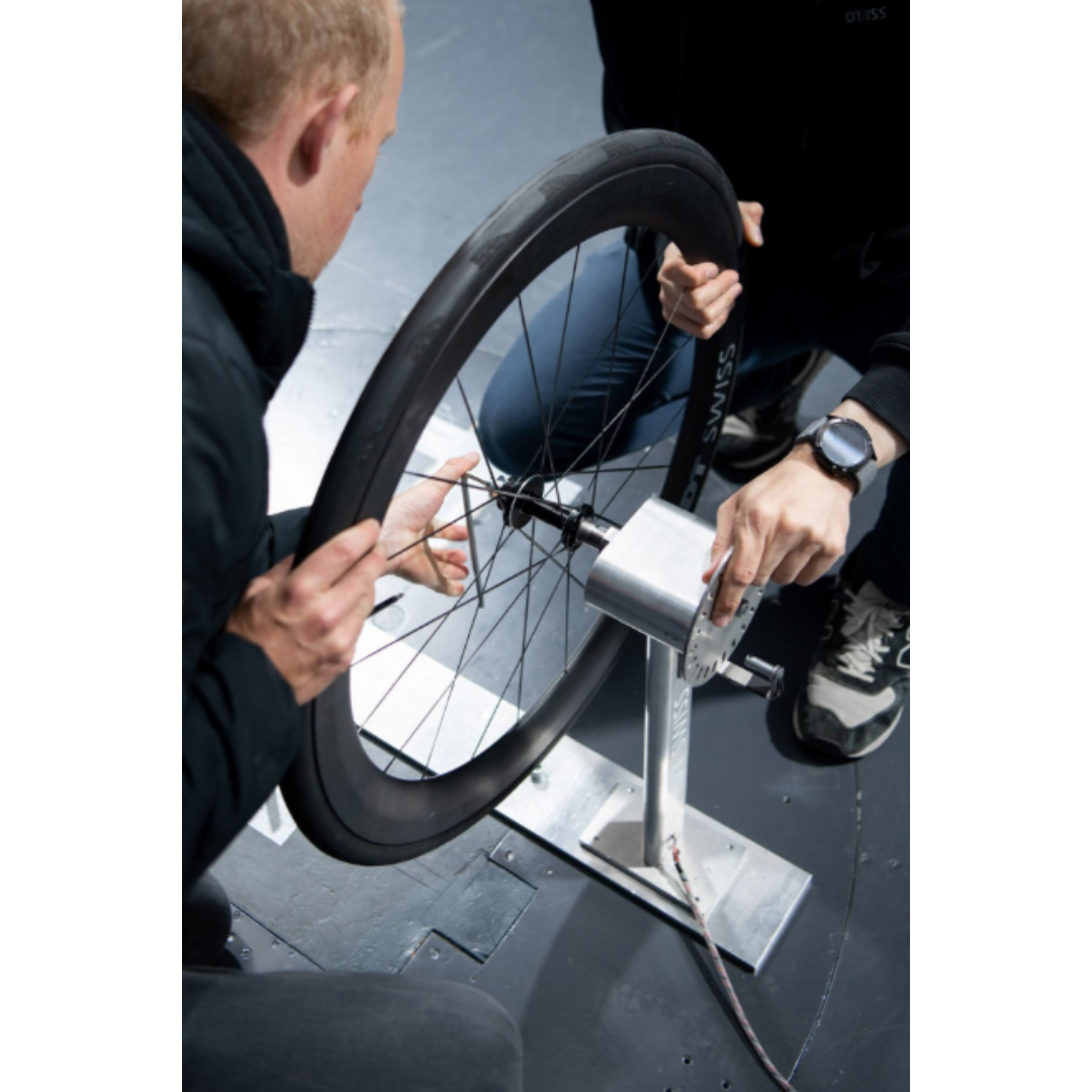 DT Swiss ARC 1400 DICUT 55mm Deep Disc Road Wheelset - Image 8