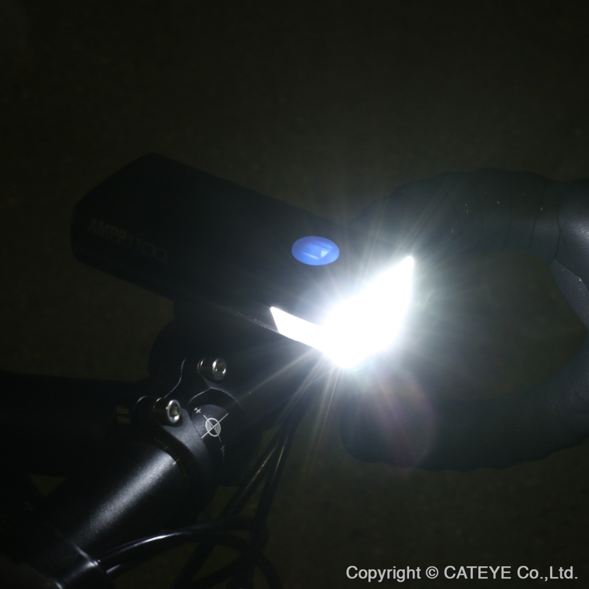 Cateye AMPP 1100 Front Bike Light - Image 3