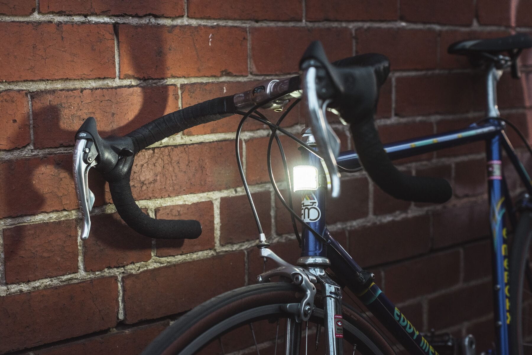 Knog Mid Cobber Front Bike Light - 320 Lumens - Image 3