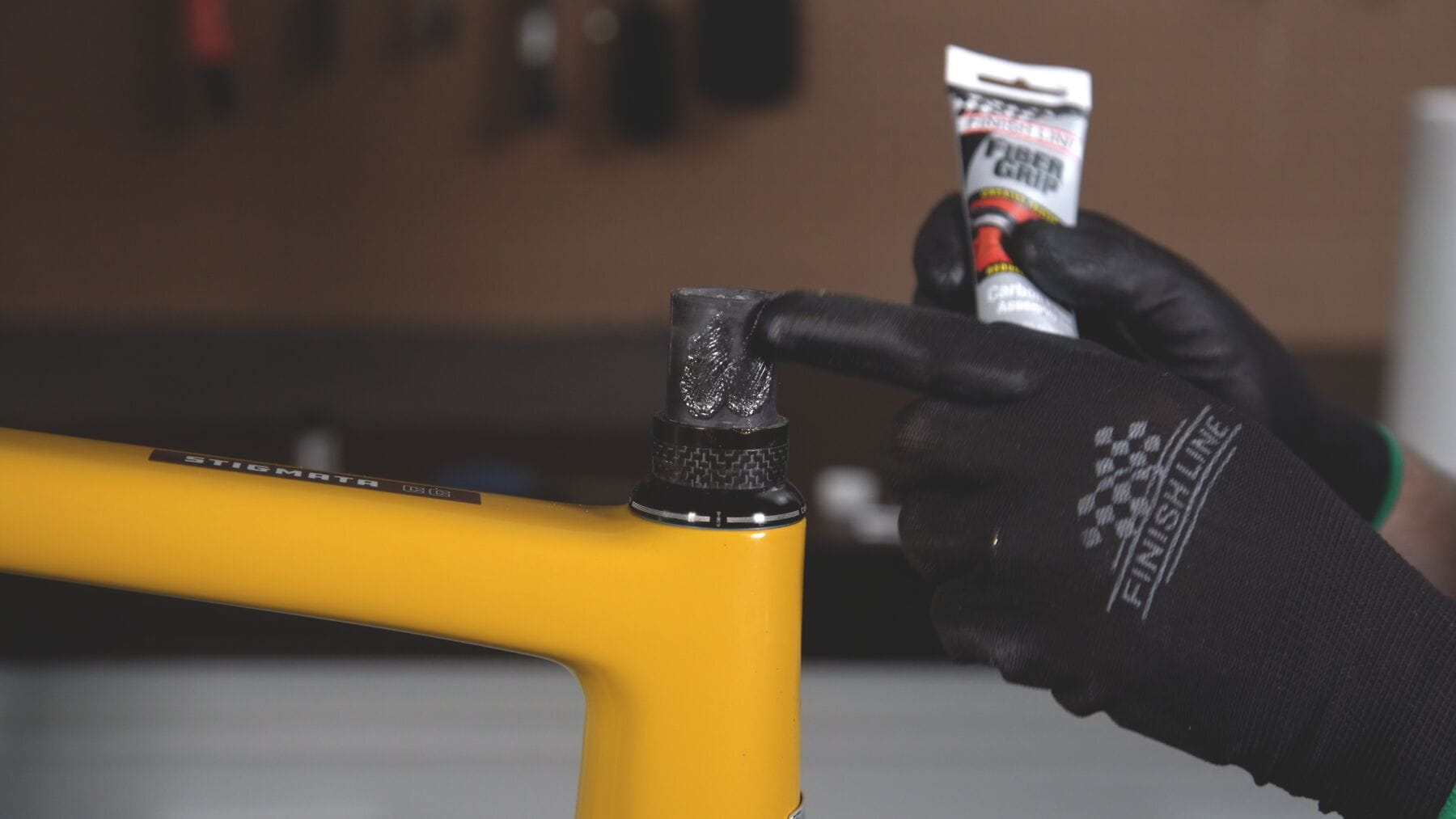 Finish Line Fiber Grip Carbon Fibre Assembly Gel Tube - Image 2